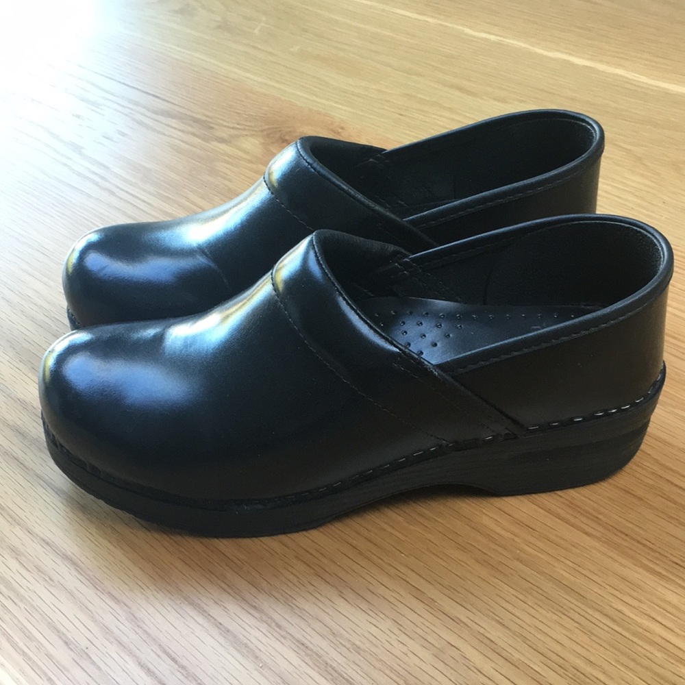 Classic Black Dansko clogs. Size 39.